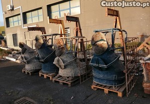 Conjunto Balde e Garfos/Porta Paletes para Grua