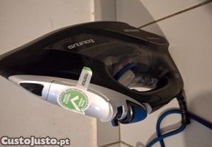 Ferro de engomar novo