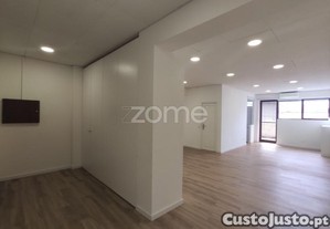 Escritório No Centro Da Maia