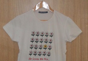 T-shirt de senhora branca com flores Quebramar
