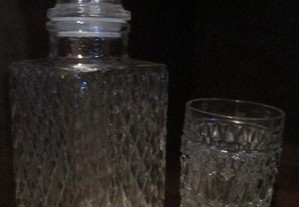 garrafa antiga vidro trabalhado copo antigo