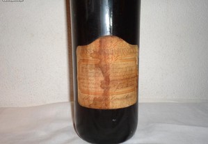 Garrafa de vinho tinto Quinta de camarate 1979