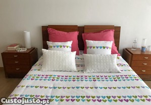 Quarto de casal completo em madeira maciça