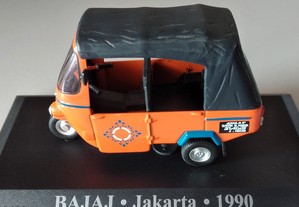 * Miniatura 1:43 Táxi Bajaj (1990) | Cidade Jakarta | 1ª Série