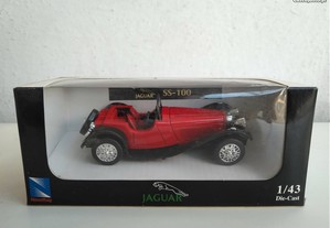 miniatura automóvel: Jaguar SS-100, ainda na caixa
