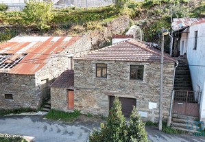 Casa de aldeia T2 em Vila Real de 156,00 m²