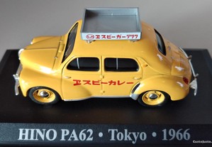 * Miniatura 1:43 Táxi Hino PA62 (1966) | Cidade Tóquio | 1ª Série
