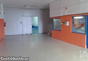 Hangar em Praia da Vitória (Santa Cruz) de 2202,00 m²