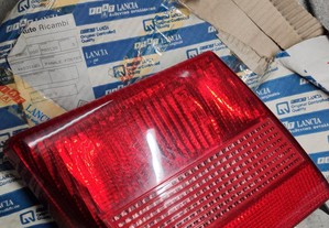 NOVO - Farolim Traseiro Esquerdo Lancia Dedra