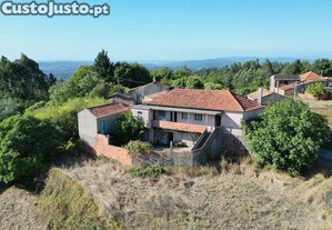Casa de aldeia T4 em So Miguel, Santa Eufmia e Rabaal de 140,00 m