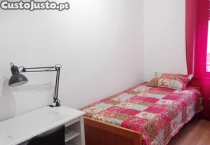 Dois quartos em frente ao ISEP para estudantes ou trabalhadores (sexo masculino)
