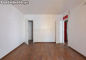 Prdio Para Reconstruo | Rua Da Barroca, Bairro Alto