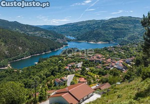 Terreno Urbano, Único No Gerês Junto À...