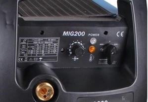 Máquina de soldar Mig-Mag (semi- automático)