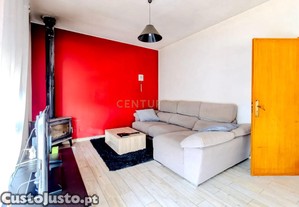 Moradia T3 + T1 + Espao Comercial   Oportunidade nica no Centro da Vieira de Leiria