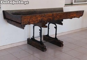 Antiga Mesa de Salo (levando respetivo Vidro) em Ambientes Rsticos?