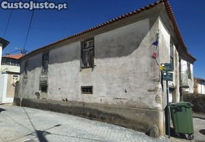 Casa Isolada para Recuperao em Chacim - Macedo de Cavaleiros - 2300m por 130000 