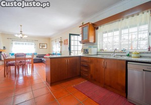 Espetacular Moradia T4 na Lous com 243m e 3 Casas de Banho