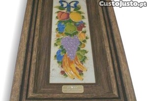 Quadro de madeira e cerâmica 62x36x4cm