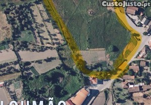 Terreno com viabilidade de construo em Queir