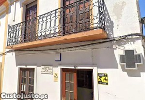 T2 para investimento em zona central de Moura Alentejo