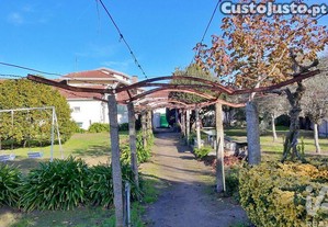 Ateliê T4 em Águas Santas de 400 m²