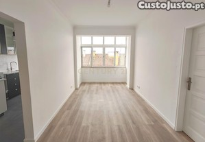 Imvel T2 totalmente remodelado a estrear no Bairro Santos/Avenidas Novas