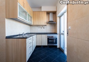 Apartamento T1+1 em Santa Clara
