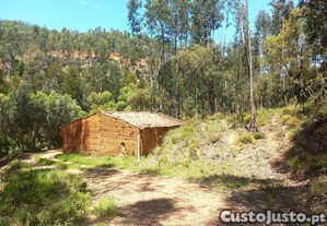 Terreno com cursos de gua para na Serra de Monchique; Natureza, tradio e potencial agrcola