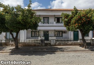 Moradia T6 com Jardim e Vista Panormica em Avis