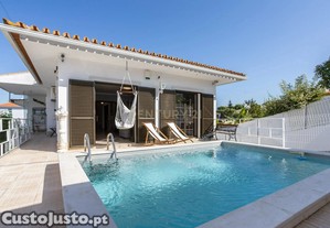 Moradia de Excelncia, convertida em Bi-Familiar com Licena AL em Sesimbra