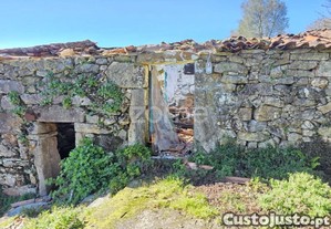 Moradia Para Restauro - Ribeira Do Neiva