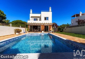 Casa / Villa T3 em Quelfes de 185 m²
