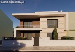 Moradia T4 Em Santa Iria Da Azoia