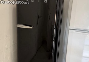 Frigorífico SMEG de 60 cm, estilo anos 50, com dobradiça à direita e compartimento para gelo, Preto
