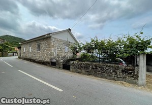 Refgio de Pedra na Aldeia- T3 com espao exterior