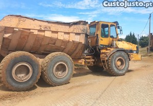 Dumper Komatsu Moxy