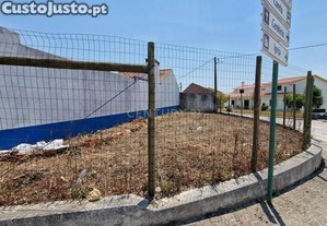 Armaz�m em lote de 195m2 - S�o Bartolomeu dos Galegos - Lourinh�