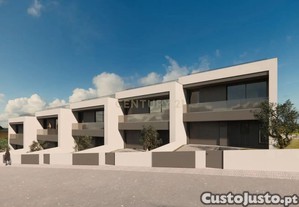 Moradia Geminada V3 em Vila Boa do Bispo, Marco de Canaveses (Frao D)