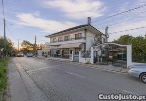 Moradia T4 + Anexo T2 independente + Restaurante no Rs Cho, Vale Milhaos