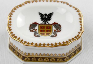 Saleiro em porcelana Porart decoração Escudo de Armas Melo