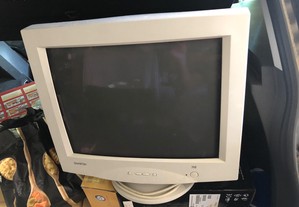 Monitor informática antigo