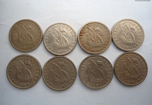 8 moedas de 2,50 escudos 1976,78,80,81,82,83,84,85