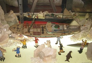 Display diorama esquimós Pólo Norte timpo 1970s