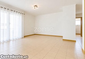 Apartamento T3 Com Varanda Nos Arrifes
