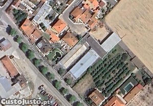 Armazns na Zona Industrial de Almeirim