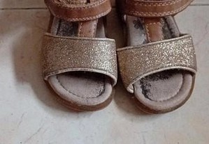 Sandálias creme/bege 22,em ótimo estado