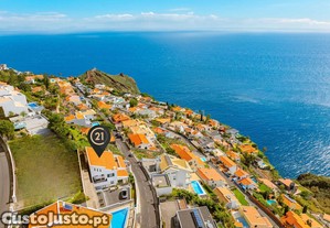Moradia com AL Integrado e Vista Mar no Garajau