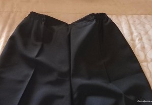 Calça preta c/ elástico Tam. 36 que vai até 44 cm
