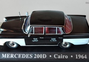 * Miniatura 1:43 Táxi Mercedes-Benz 200D (1964) | Cidade Cairo | 1ª Série